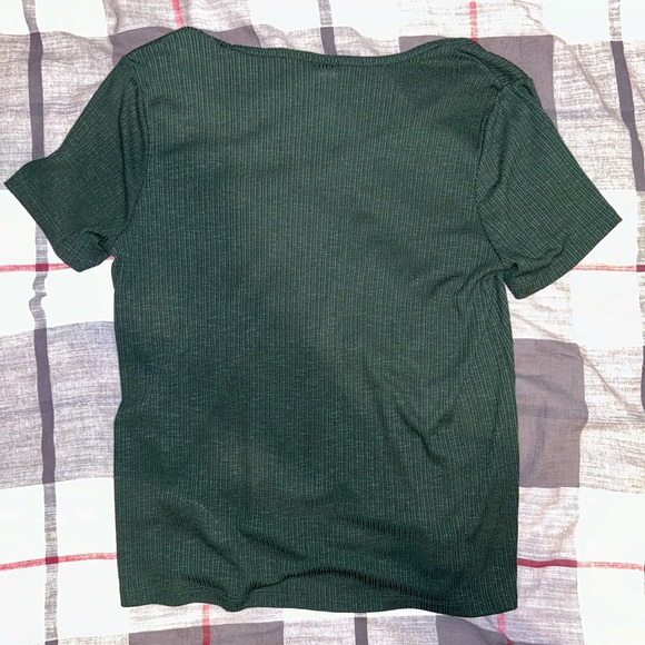 Luxe V-Neck Ribbed Slub-Knit T-Shirt - Picture 6 of 6